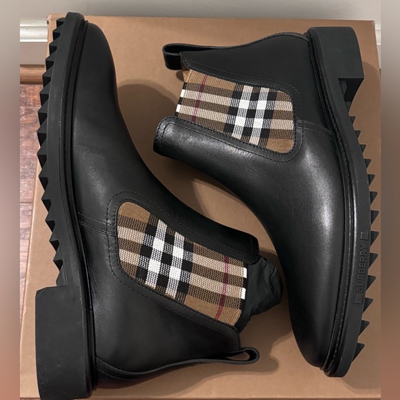 Burberry Vintage Check Detail  Leather Chelsea￼Boote Size US9/42 - Picture 13 of 16